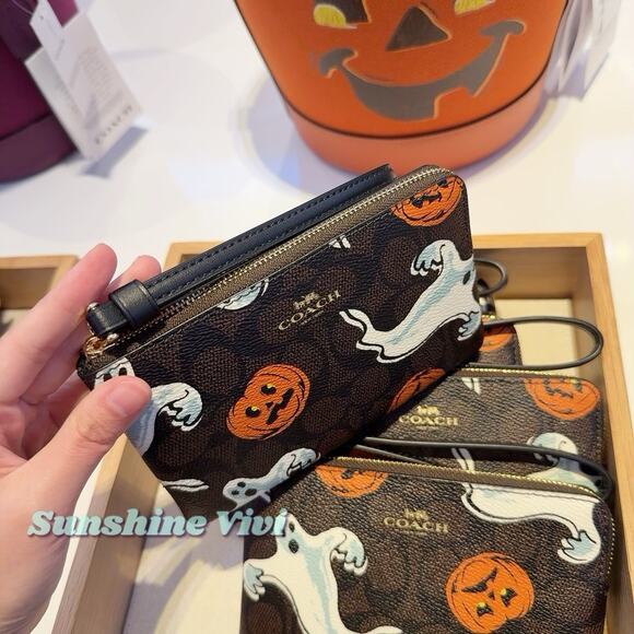 NWT COACH 2025 Corner Zip Wristlet With Halloween CCL21 Gold/Walnut - Picture 5 of 5